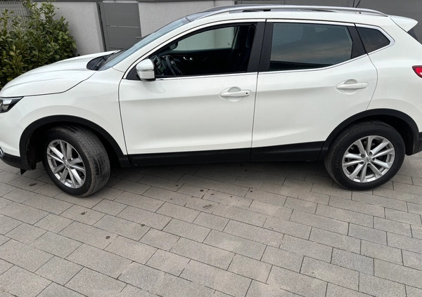 Nissan Qashqai cena 55900 przebieg: 64632, rok produkcji 2015 z Stopnica małe 254